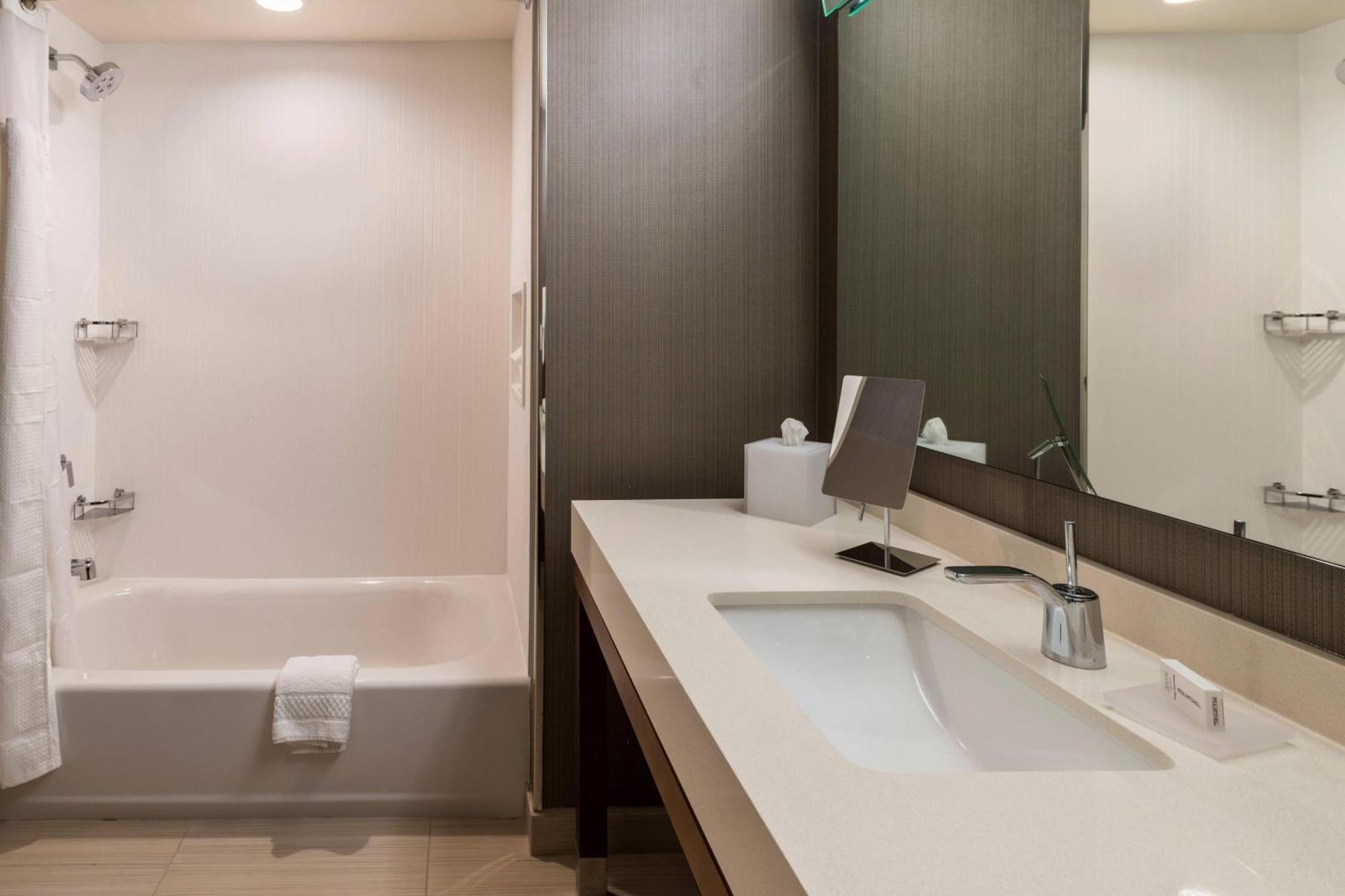 Courtyard By Marriott Tampa Northwest/Veterans Expressway Hotel West Chase Buitenkant foto