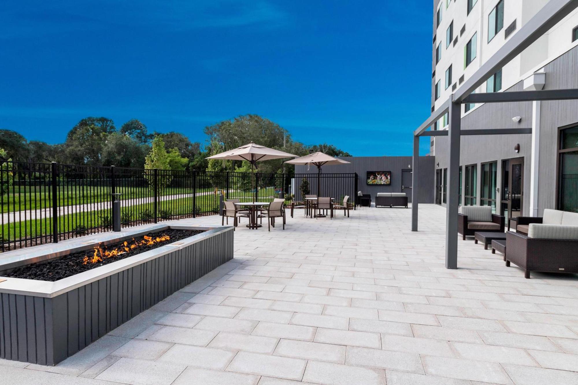 Courtyard By Marriott Tampa Northwest/Veterans Expressway Hotel West Chase Buitenkant foto