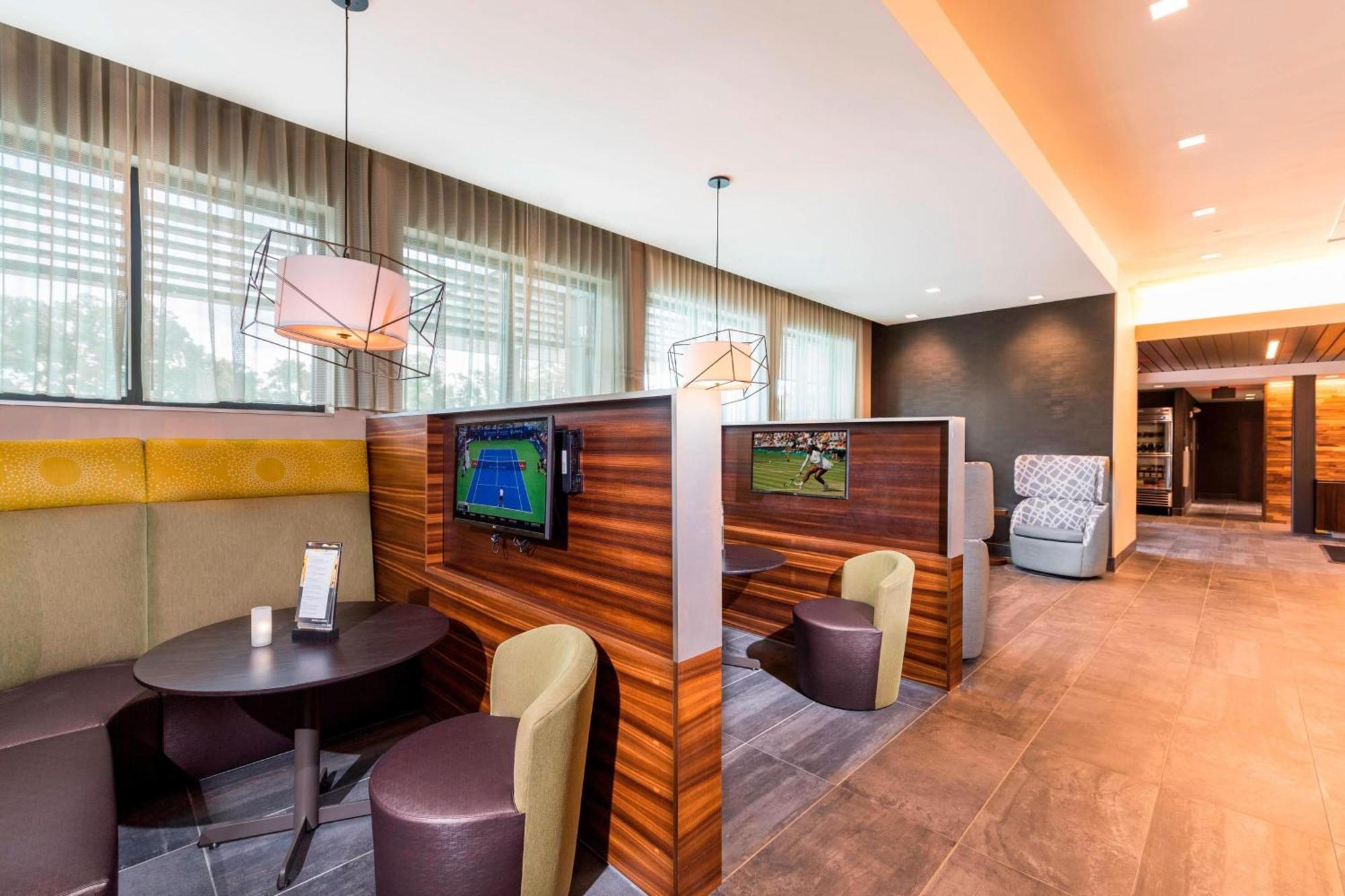 Courtyard By Marriott Tampa Northwest/Veterans Expressway Hotel West Chase Buitenkant foto
